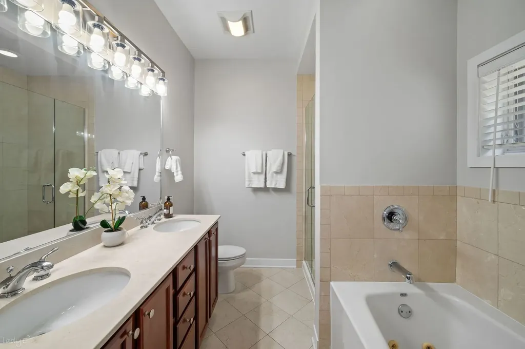 3756 West Leland Avenue Chicago IL 60625