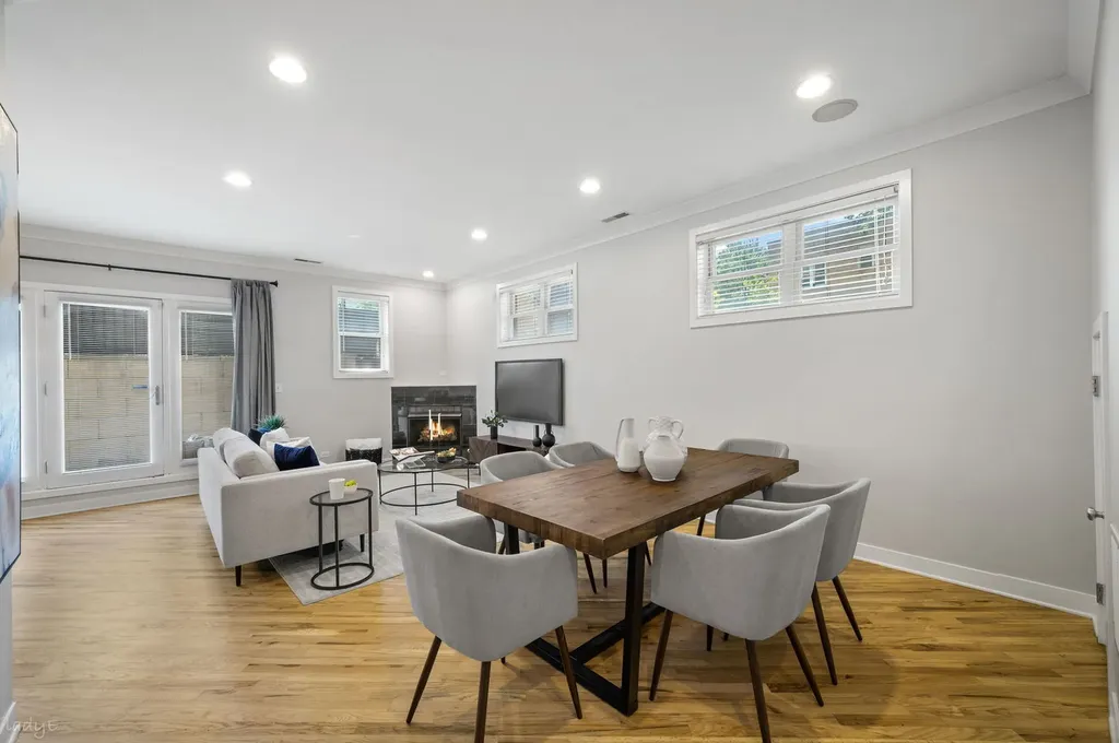 3756 West Leland Avenue Chicago IL 60625