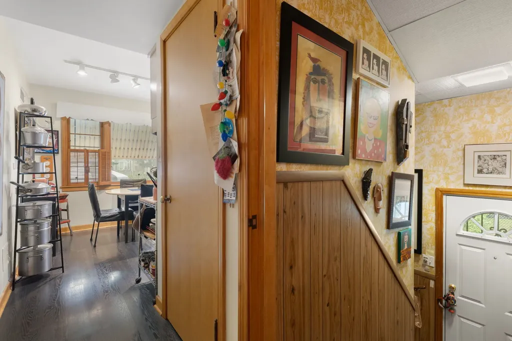7030 North Ionia Avenue Chicago IL 60646