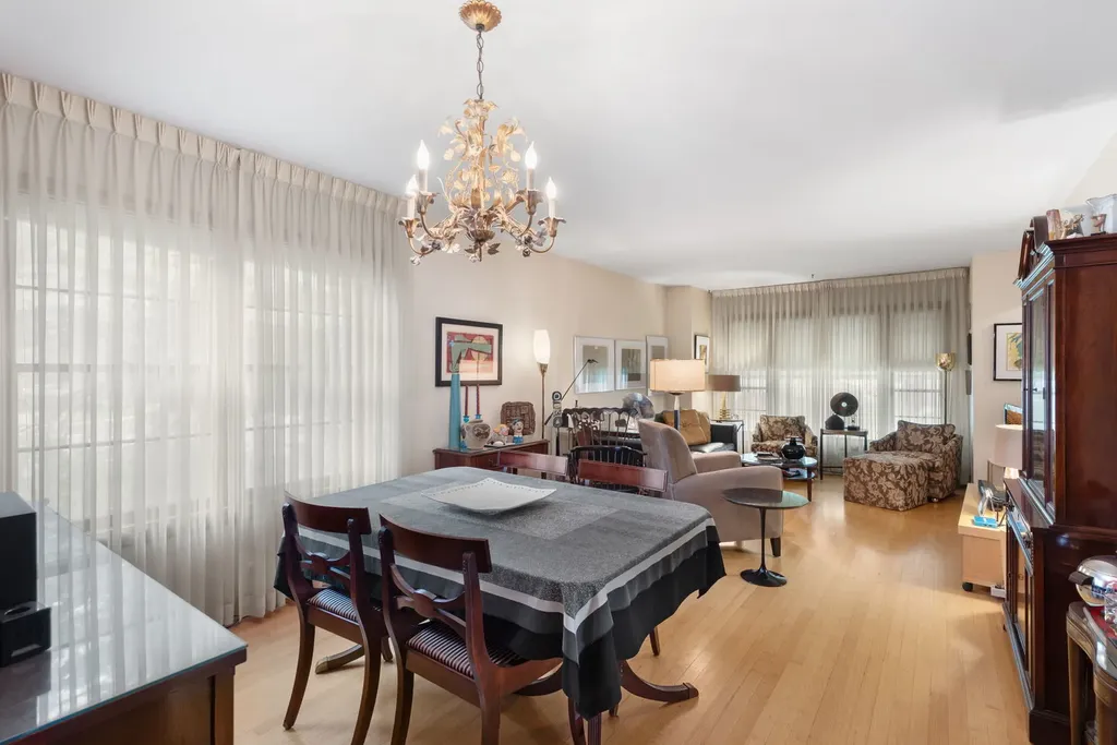 7030 North Ionia Avenue Chicago IL 60646