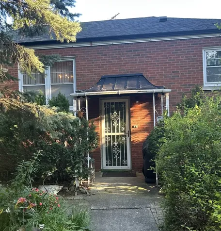 7030 North Ionia Avenue Chicago IL 60646
