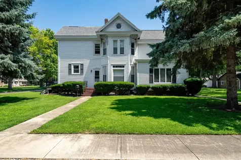 302 South Oak Street Pontiac IL 61764