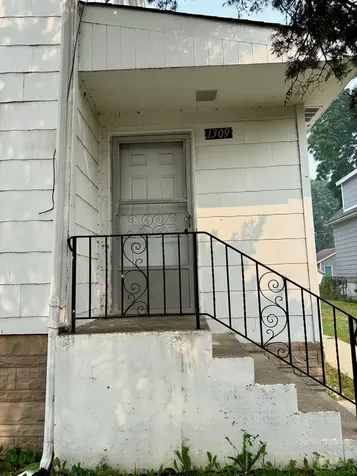 1309 Jackson Street North Chicago IL 60064