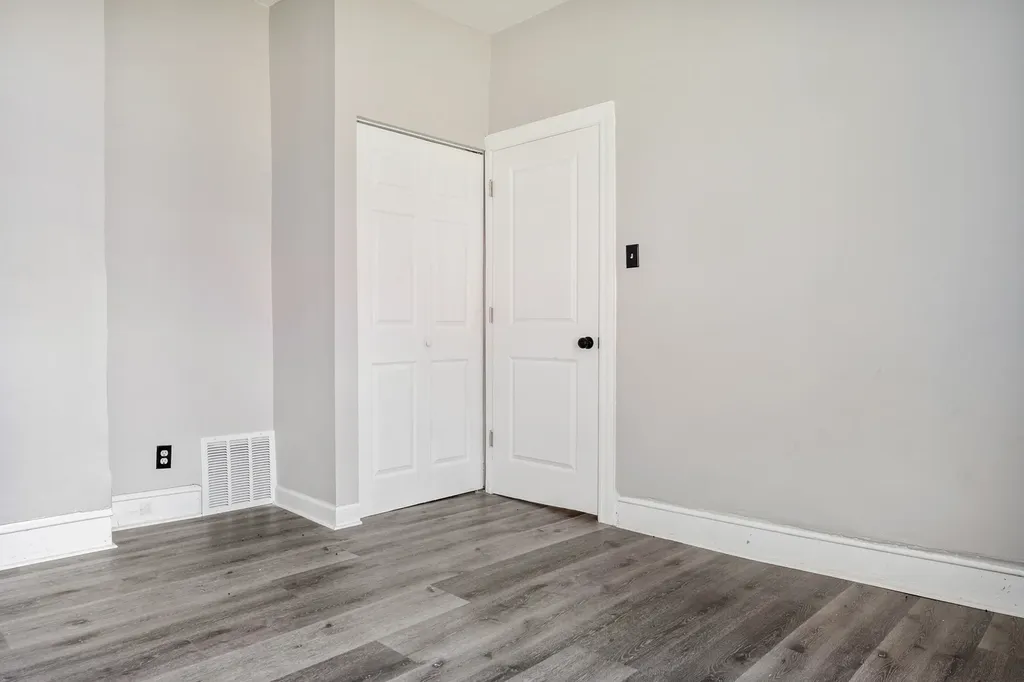 1536 West 70th Street Chicago IL 60636