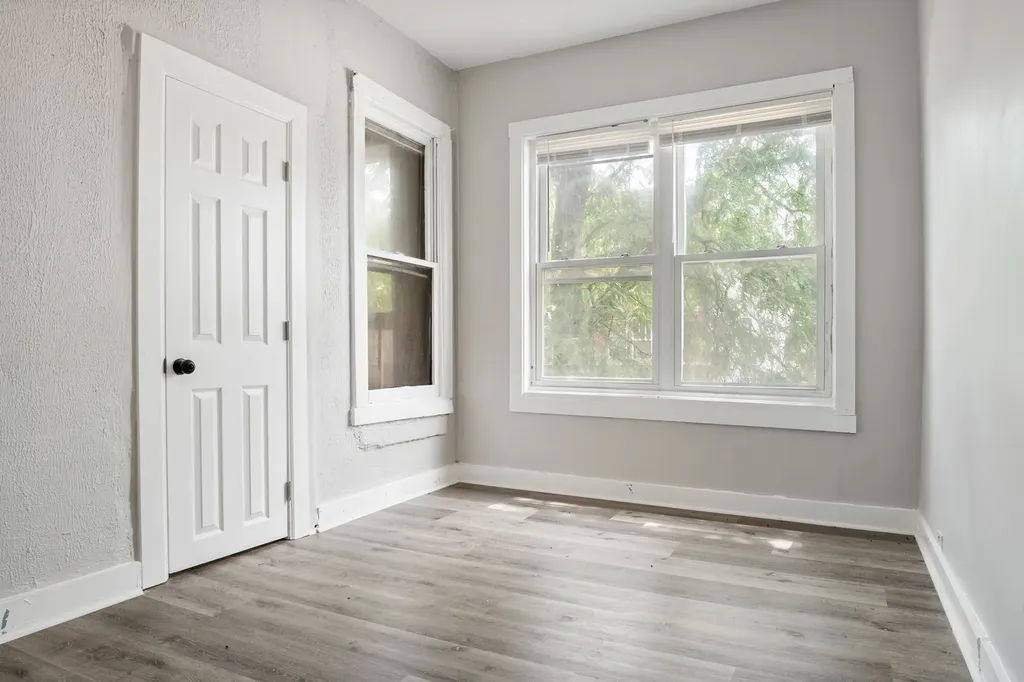 1536 West 70th Street Chicago IL 60636