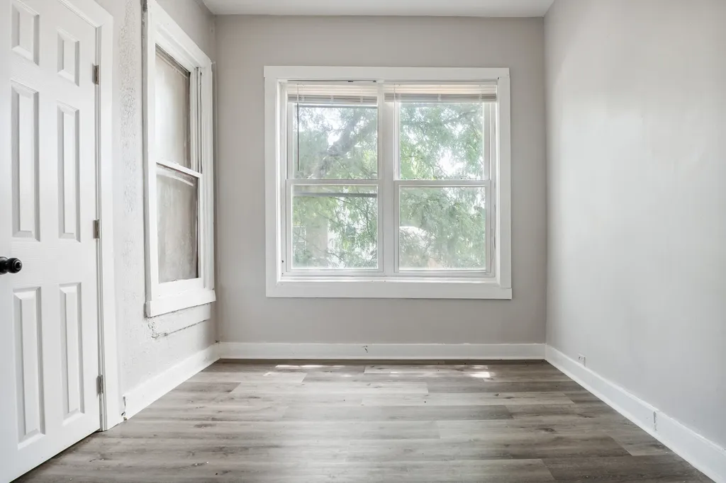 1536 West 70th Street Chicago IL 60636