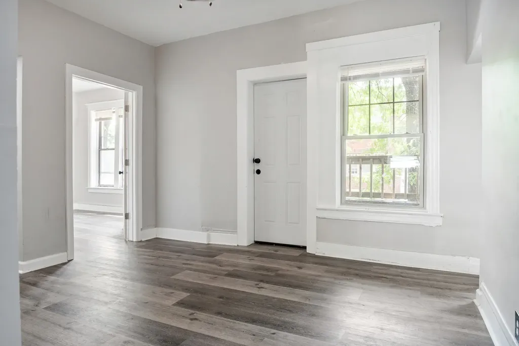 1536 West 70th Street Chicago IL 60636