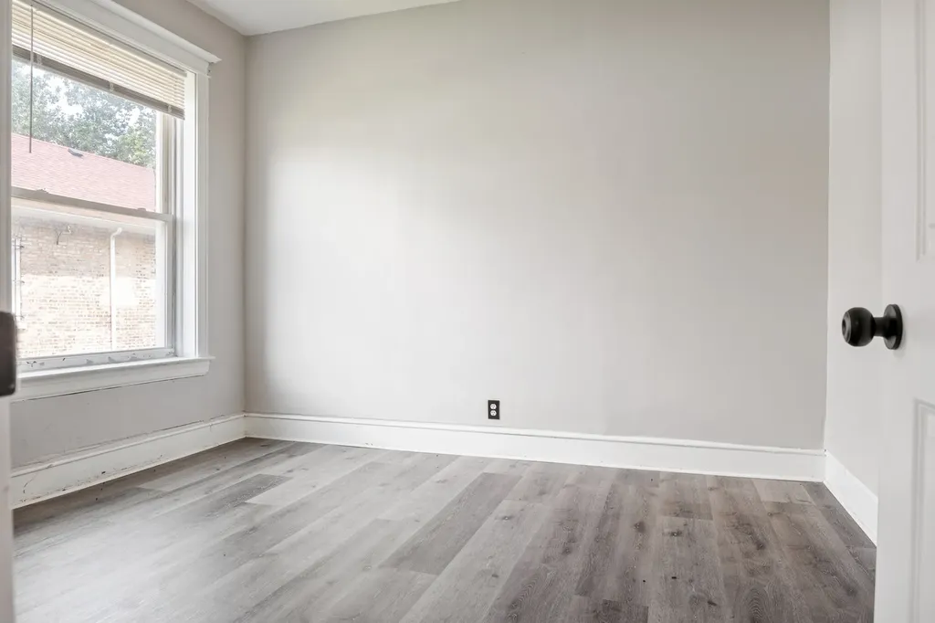 1536 West 70th Street Chicago IL 60636