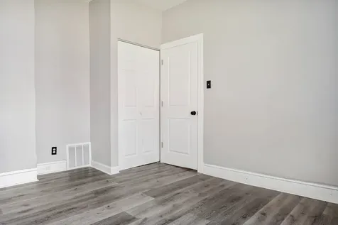 1536 West 70th Street Chicago IL 60636