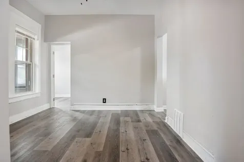 1536 West 70th Street Chicago IL 60636