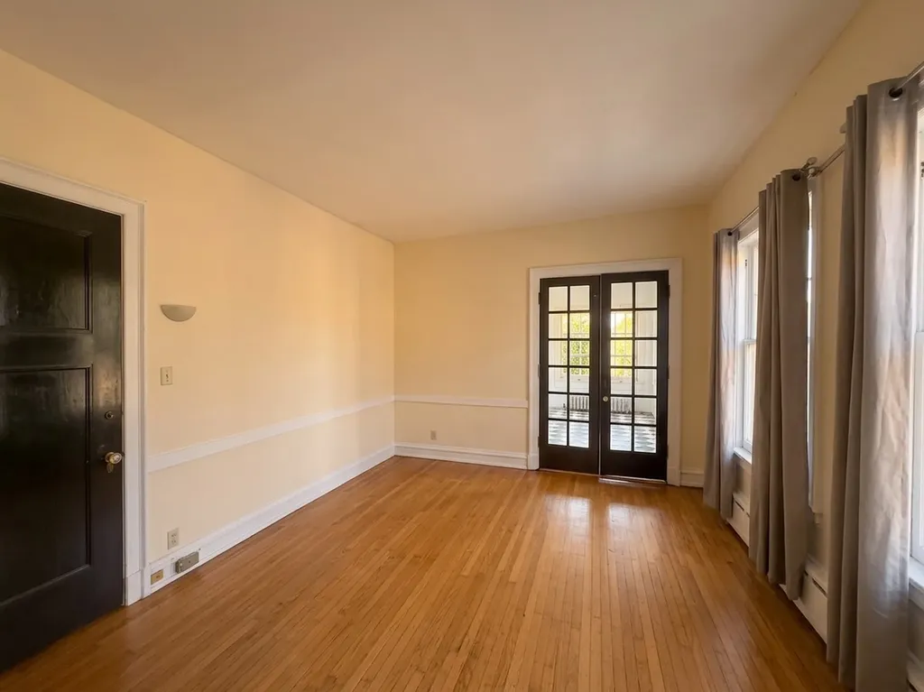 953 East Hyde Park Boulevard Chicago IL 60615