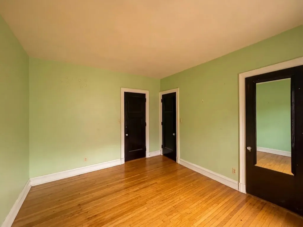 953 East Hyde Park Boulevard Chicago IL 60615