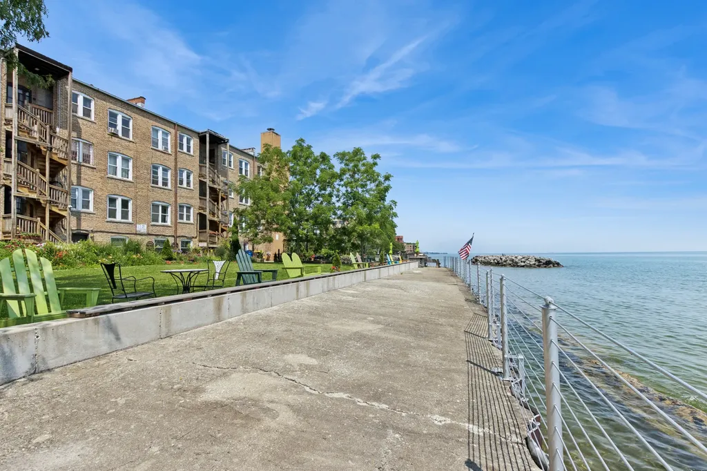 1210 West Jarvis Avenue Chicago IL 60626