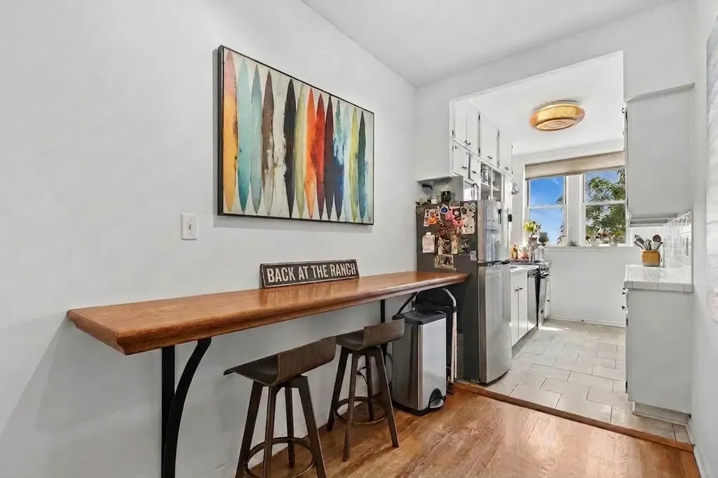 1210 West Jarvis Avenue Chicago IL 60626