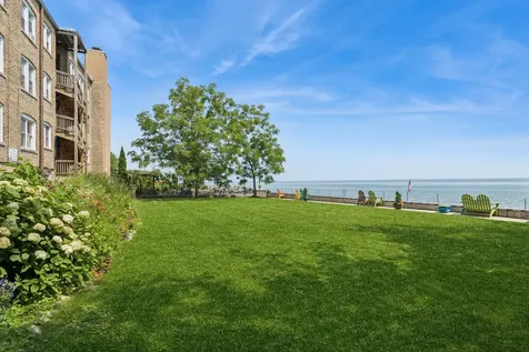 1210 West Jarvis Avenue Chicago IL 60626
