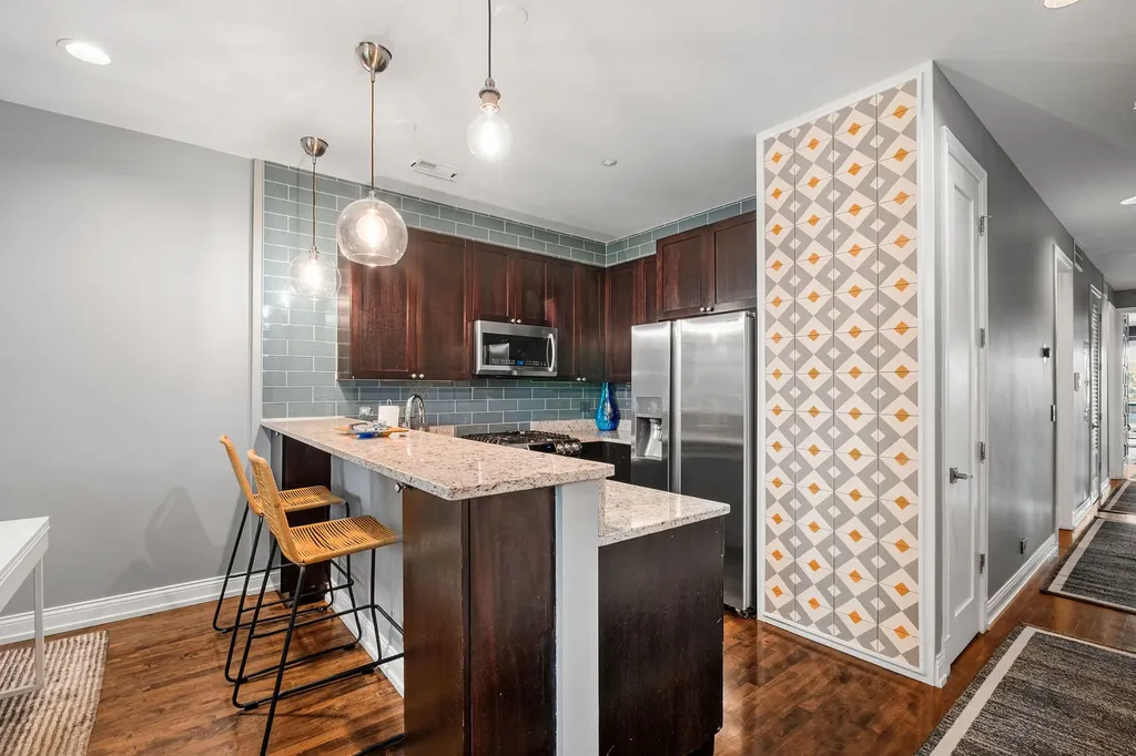 2442 West Madison Street Chicago IL 60612