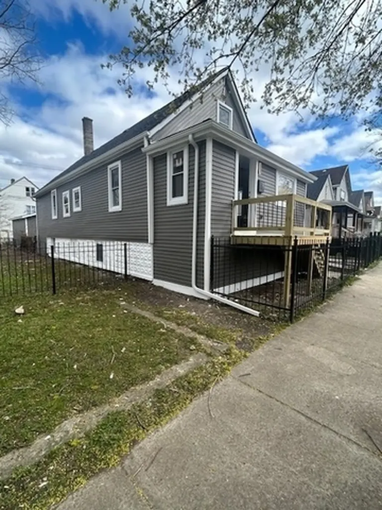 10509 South Edbrooke Avenue Chicago IL 60628