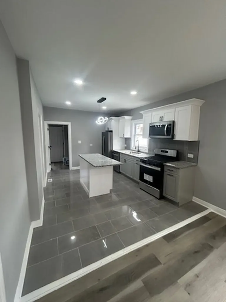 10509 South Edbrooke Avenue Chicago IL 60628
