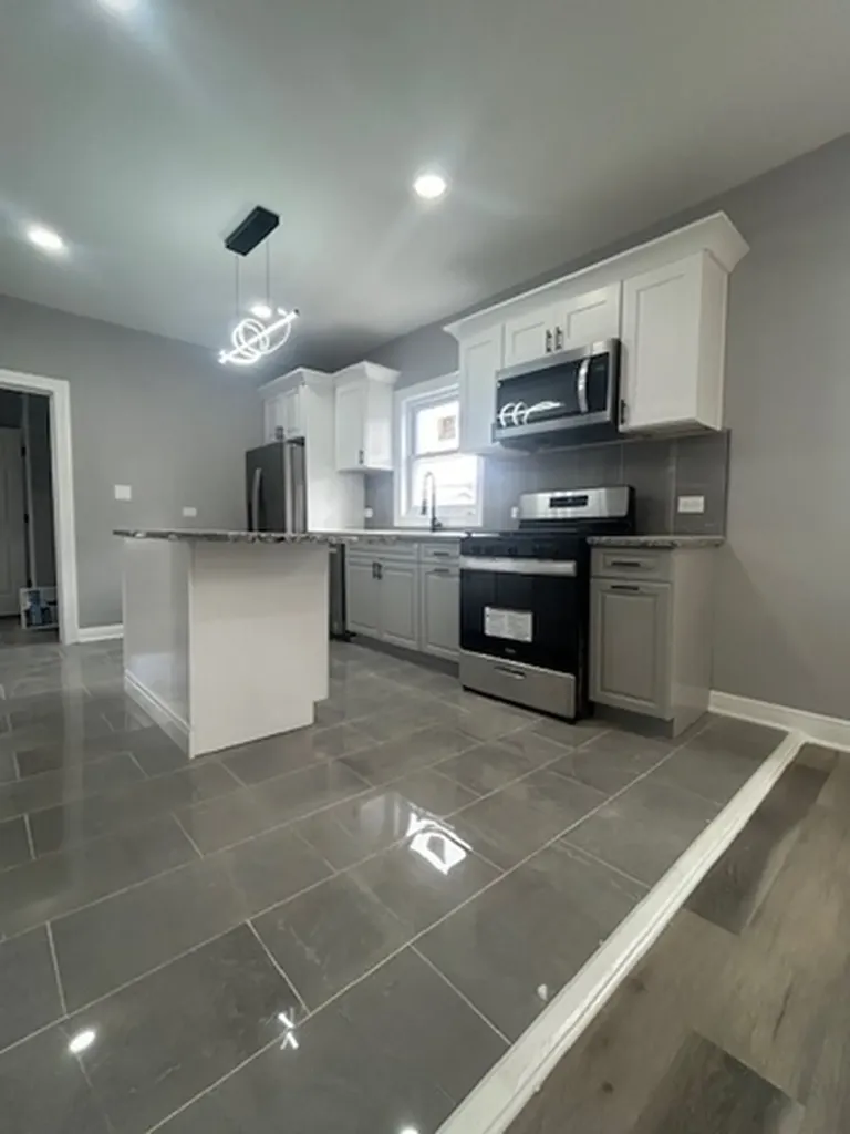 10509 South Edbrooke Avenue Chicago IL 60628