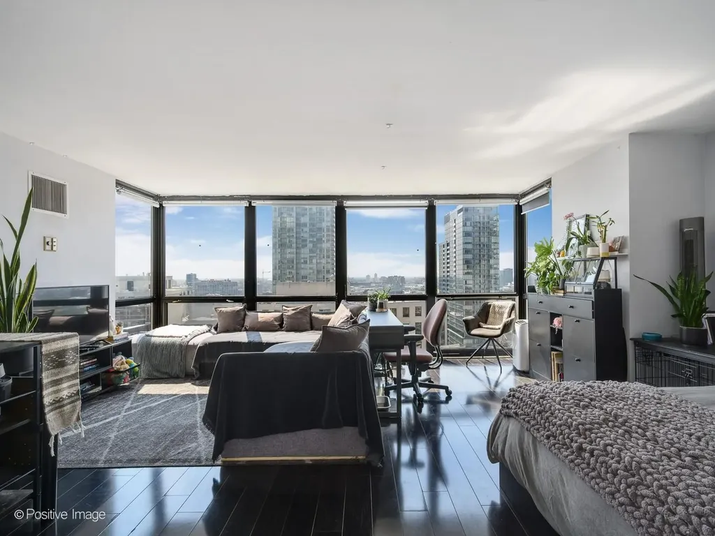 1122 North Clark Street Chicago IL 60610