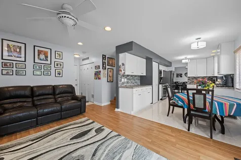 209 Alpine Drive Vernon Hills IL 60061