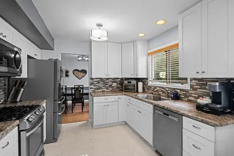 209 Alpine Drive Vernon Hills IL 60061