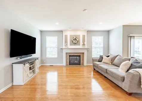 3106 Drury Lane Carpentersville IL 60110