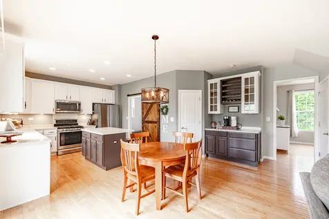 3106 Drury Lane Carpentersville IL 60110