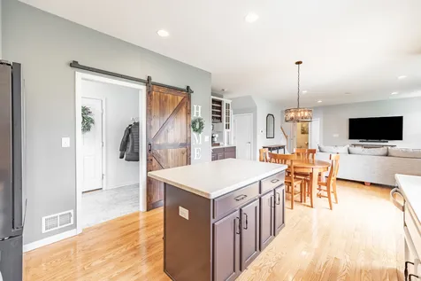 3106 Drury Lane Carpentersville IL 60110