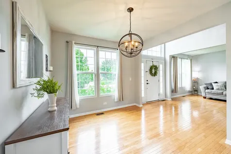 3106 Drury Lane Carpentersville IL 60110
