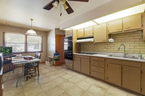39 Arapaho Drive Thornton IL 60476