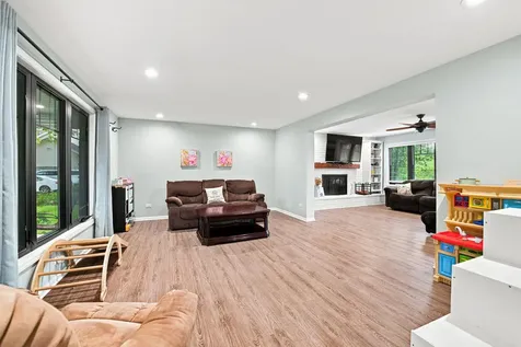 22220 South Eastcliff Drive Shorewood IL 60404