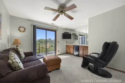 594 Elizabeth Drive Wood Dale IL 60191