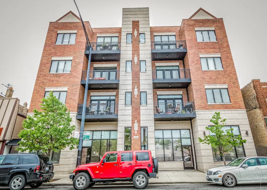 2450 West Montrose Avenue Chicago IL 60618