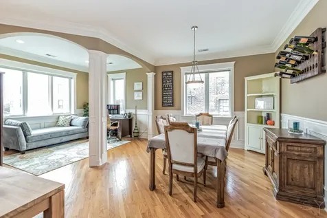 2450 West Montrose Avenue Chicago IL 60618