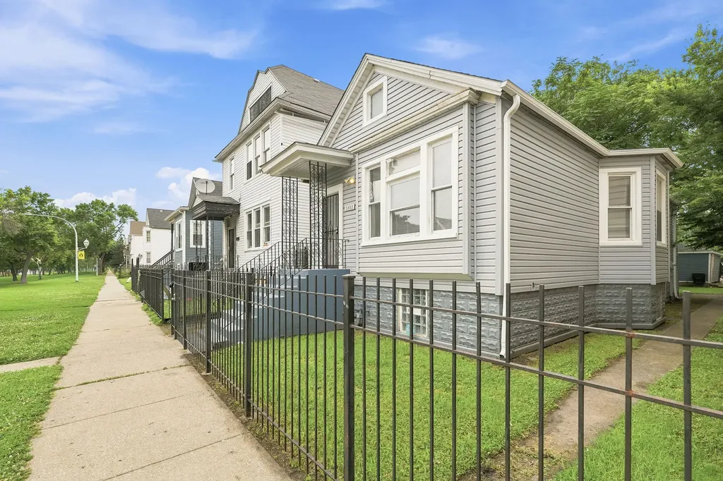 5353 South Princeton Avenue Chicago IL 60609