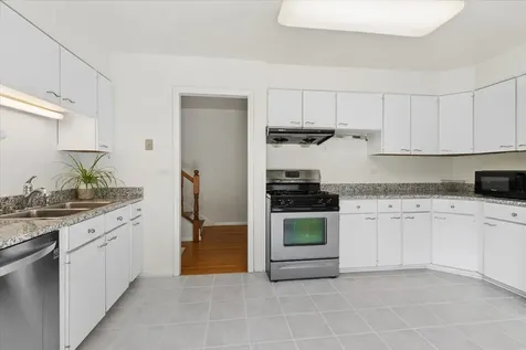 1958 Castlewood Road Highland Park IL 60035