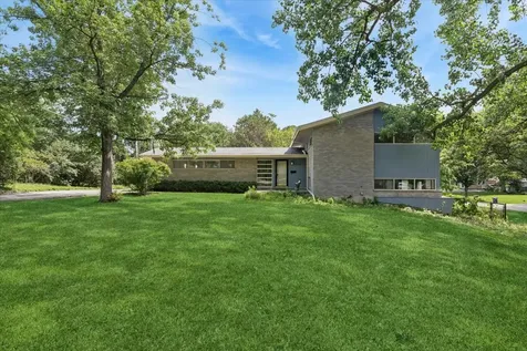 1958 Castlewood Road Highland Park IL 60035