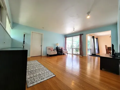 1958 Castlewood Road Highland Park IL 60035