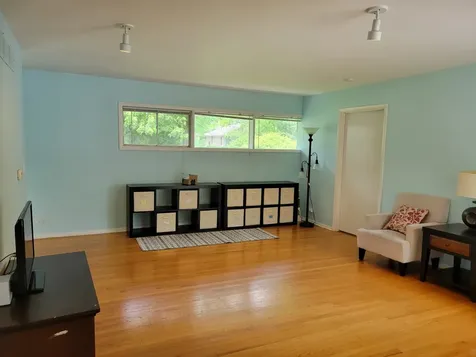 1958 Castlewood Road Highland Park IL 60035