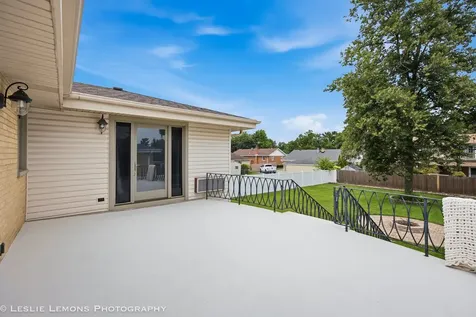 567 Irmen Drive Wood Dale IL 60191