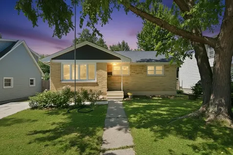 340 Dalton Avenue Mundelein IL 60060