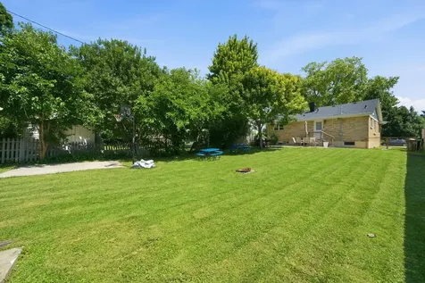340 Dalton Avenue Mundelein IL 60060