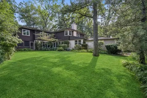 1557 Cavell Avenue Highland Park IL 60035