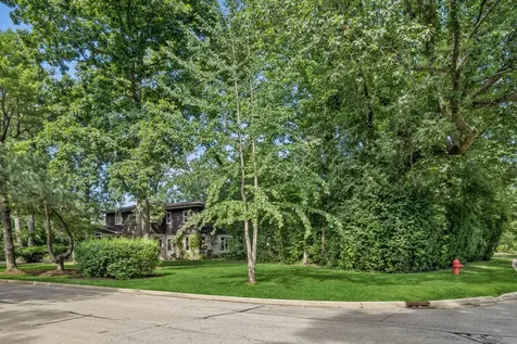1557 Cavell Avenue Highland Park IL 60035
