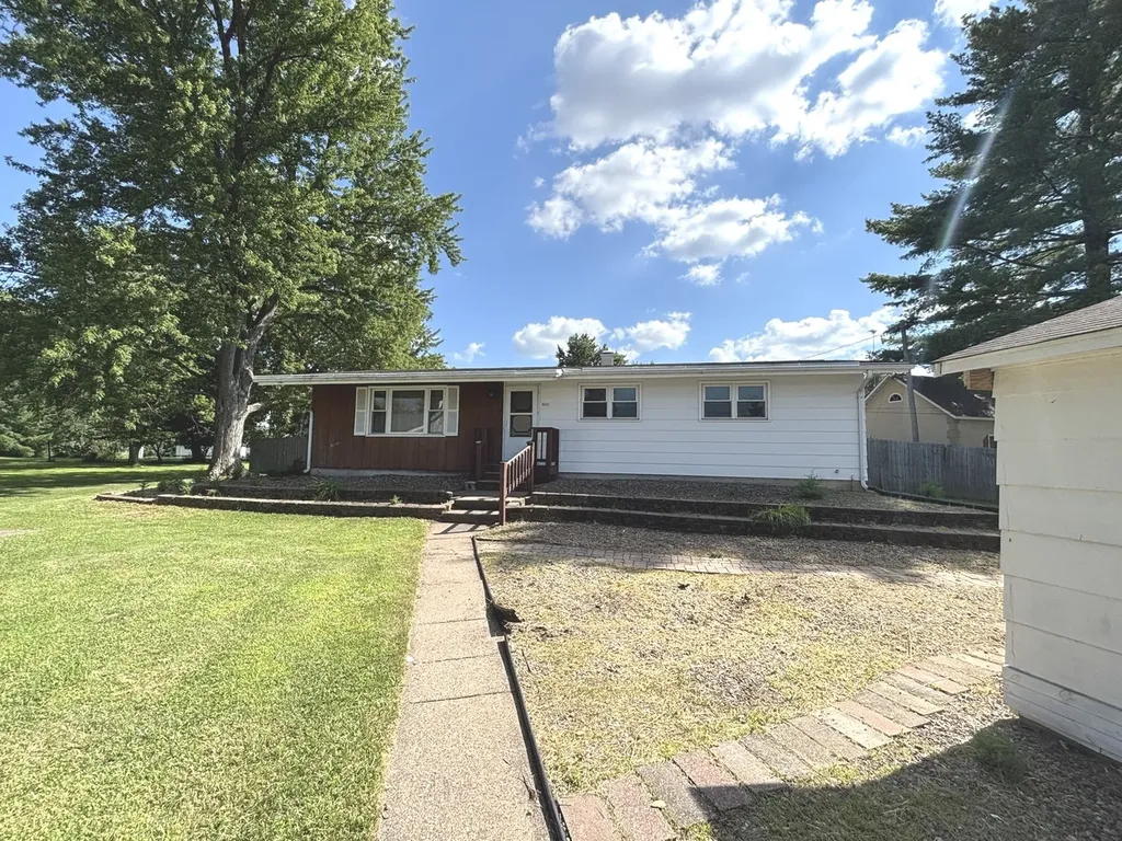 5310 12TH Avenue Moline IL 61265