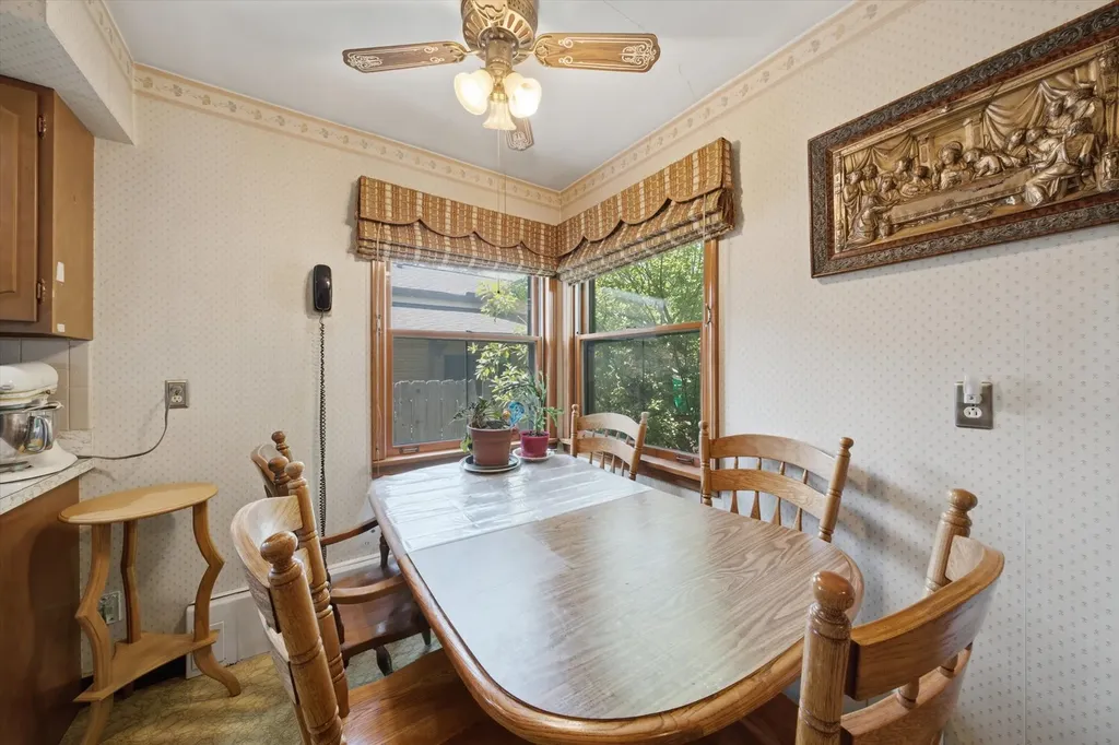 7048 West 72nd Place Chicago IL 60638