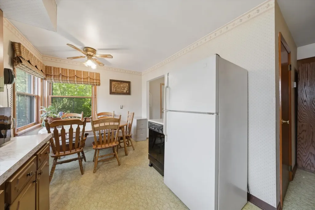 7048 West 72nd Place Chicago IL 60638