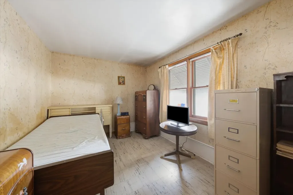 7048 West 72nd Place Chicago IL 60638