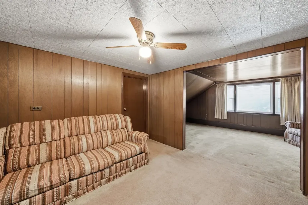 7048 West 72nd Place Chicago IL 60638